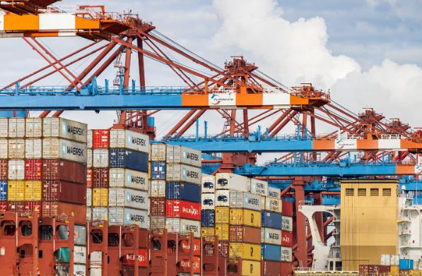 在國際貨運全球物流網(wǎng)絡(luò)崛起的進程中，科技創(chuàng)新是關(guān)鍵推動因素之一