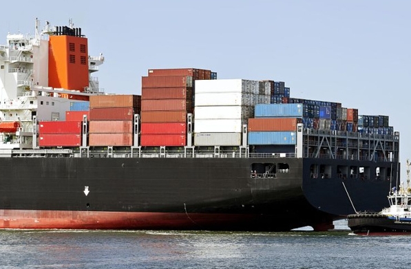 國際物流作為連接世界的紐帶，既展現(xiàn)著無限的魅力又面臨著諸多挑戰(zhàn)