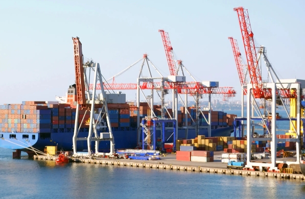 面對挑戰(zhàn)和機遇并存的未來，韓國貨代業(yè)需要繼續(xù)發(fā)揮其優(yōu)勢