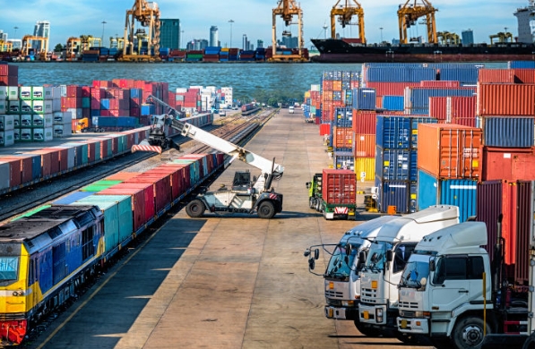 貨代公司如何通過數字化與服務的深度融合，迎接新時代的浪潮