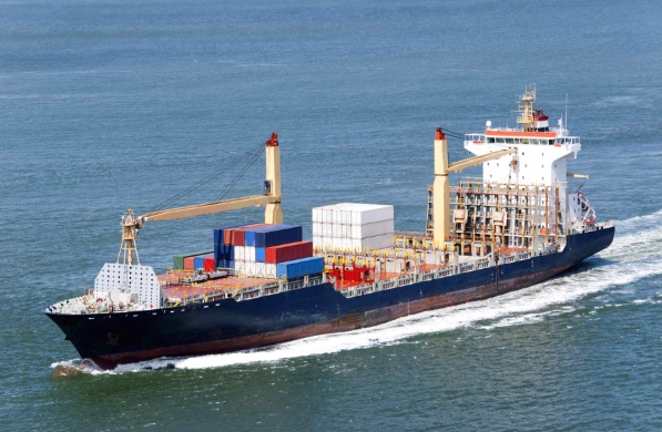 美國(guó)國(guó)際物流支撐了美國(guó)的經(jīng)濟(jì)運(yùn)作，還深刻影響了全球供應(yīng)鏈的發(fā)展